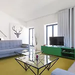 Joivy Lux And Spacious 1Br Home With Huge Terrace, 5Mins To Academy Of Sciences