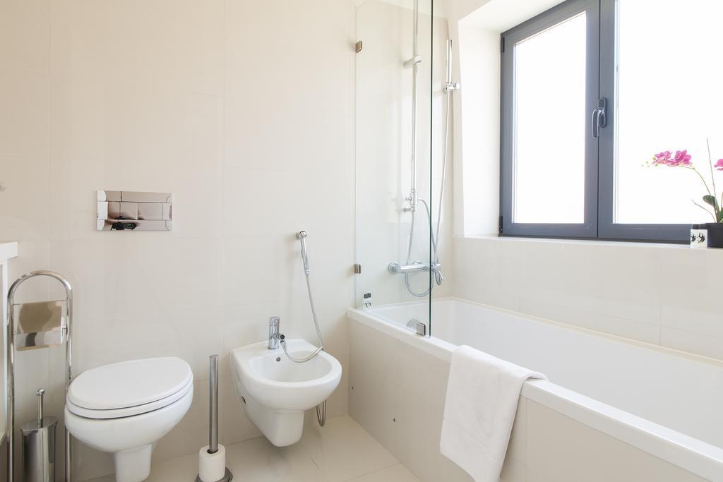 Joivy Lux And Spacious 1br With Huge Terrace, 5mins To Academy Of Sciences