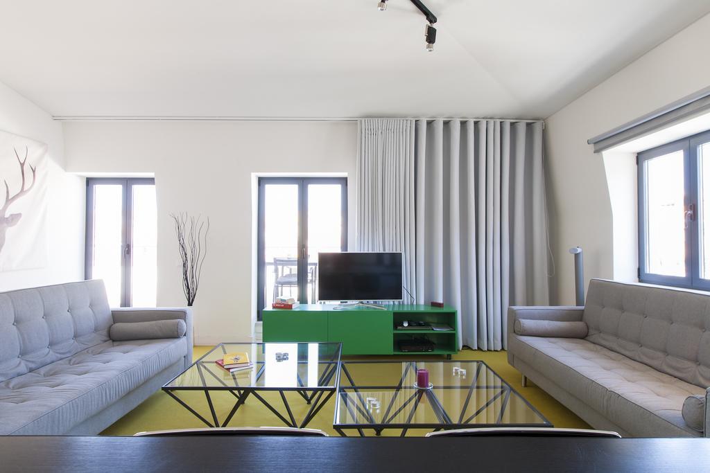 Joivy Lux And Spacious 1br With Huge Terrace, 5mins To Academy Of Sciences
