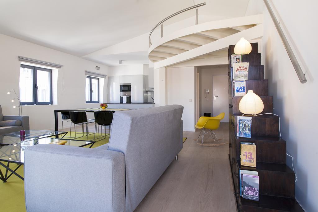 Joivy Lux And Spacious 1br With Huge Terrace, 5mins To Academy Of Sciences Apartamento Lisboa