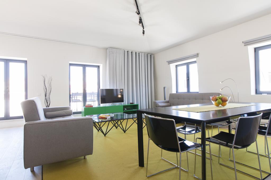 Joivy Lux And Spacious 1br With Huge Terrace, 5mins To Academy Of Sciences * Lisboa